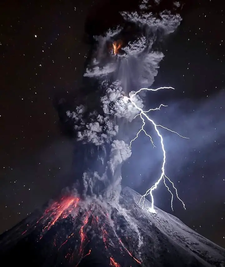 Gallery: Volcanic lightning